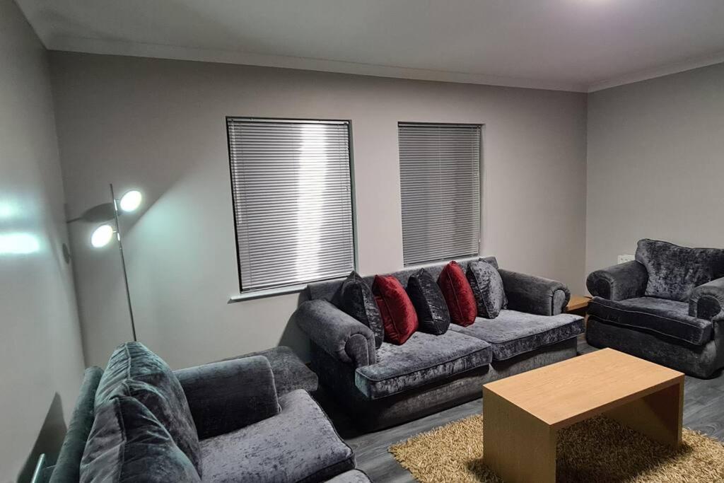 Millhouse Cottage A Luxury 3 Bed Bungalow Antrim Exteriör bild