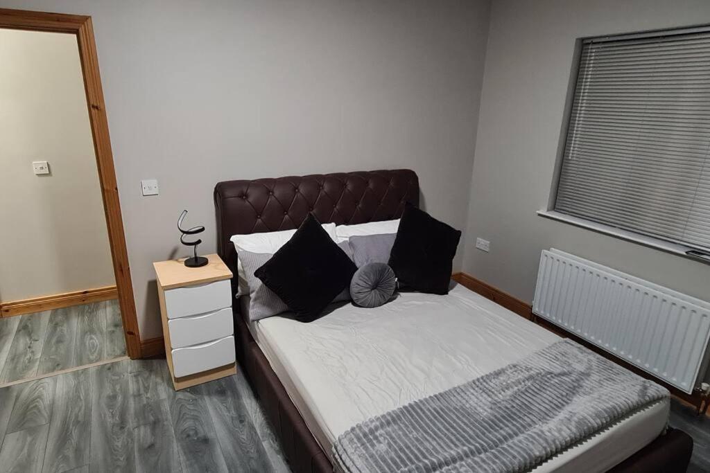 Millhouse Cottage A Luxury 3 Bed Bungalow Antrim Exteriör bild
