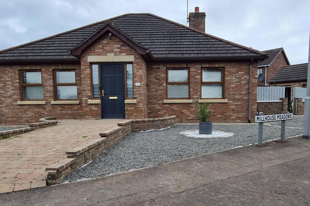 Millhouse Cottage A Luxury 3 Bed Bungalow Antrim Exteriör bild